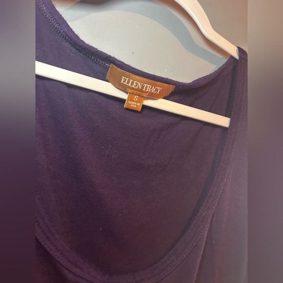 Ellen Tracey sleeveless top with beautiful pocket embellishments,
Size small - Picture 3 of 5